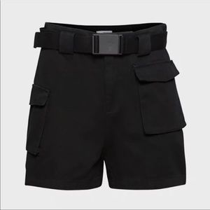 Aritzia TNA 5” Cargo Shorts in Small